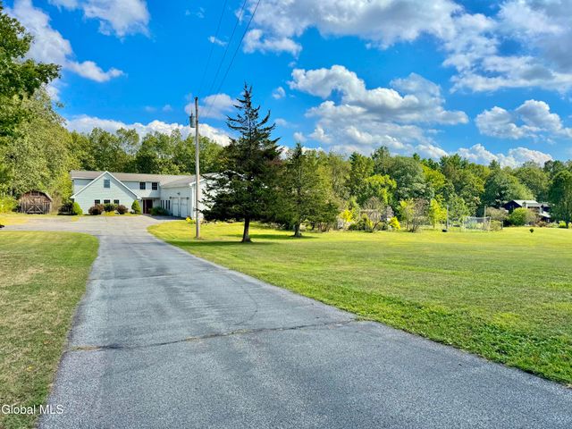 284 Alcove Road, New Baltimore, NY 12087