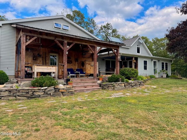 284 Alcove Road, New Baltimore, NY 12087