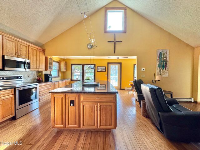 284 Alcove Road, New Baltimore, NY 12087