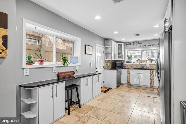 221 MOORE ST, Philadelphia, PA 19148