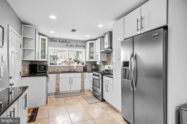 221 MOORE ST, Philadelphia, PA 19148