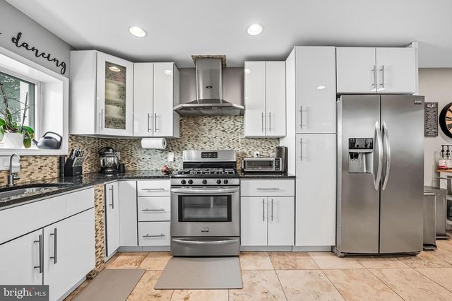 221 MOORE ST, Philadelphia, PA 19148