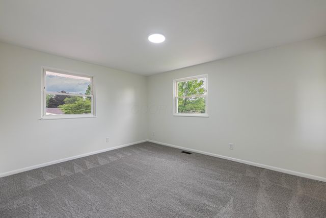 1922 Old Coach Road, Springfield, OH 45505