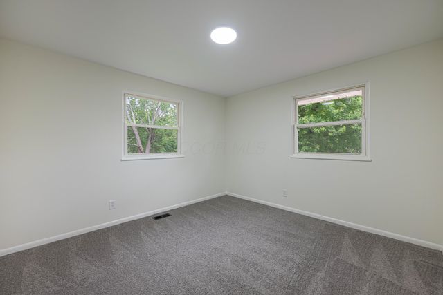 1922 Old Coach Road, Springfield, OH 45505