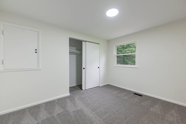 1922 Old Coach Road, Springfield, OH 45505