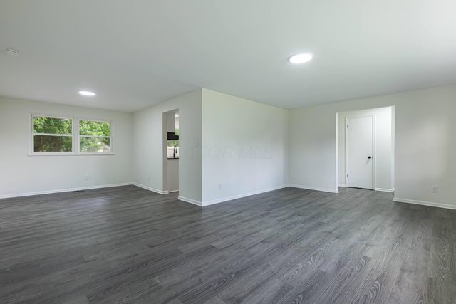 1922 Old Coach Road, Springfield, OH 45505
