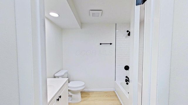 1922 Old Coach Road, Springfield, OH 45505