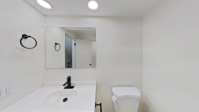 1922 Old Coach Road, Springfield, OH 45505