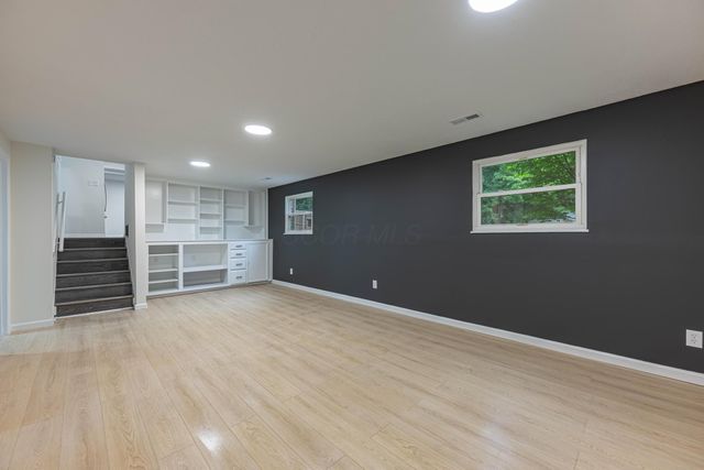 1922 Old Coach Road, Springfield, OH 45505