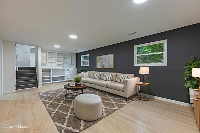 1922 Old Coach Road, Springfield, OH 45505