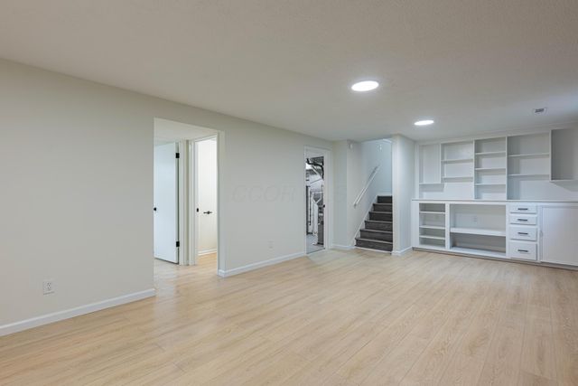 1922 Old Coach Road, Springfield, OH 45505
