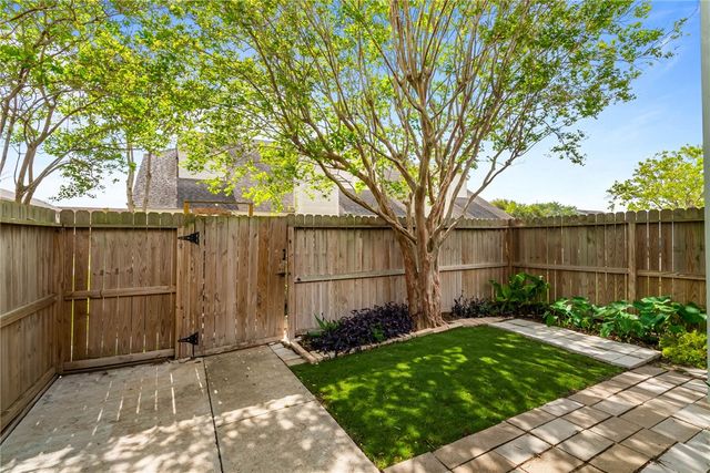 7252 The Mansions Dr, Corpus Christi, TX 78414