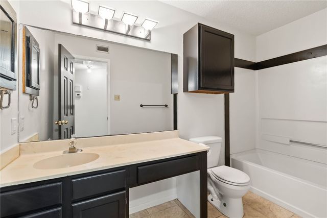 7252 The Mansions Dr, Corpus Christi, TX 78414