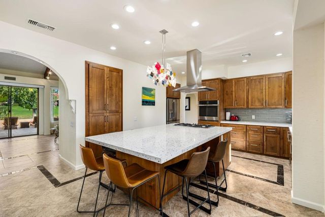 128 Desert W Drive, Rancho Mirage, CA 92270