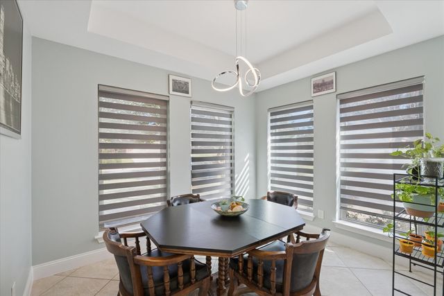 325 Cottonwood Lane, Hurst, TX 76054