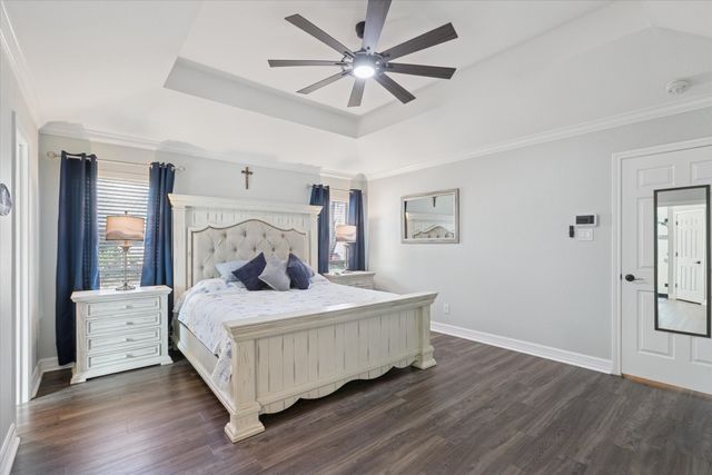 325 Cottonwood Lane, Hurst, TX 76054