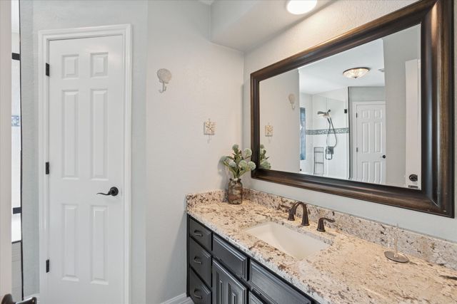 325 Cottonwood Lane, Hurst, TX 76054