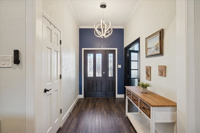 325 Cottonwood Lane, Hurst, TX 76054