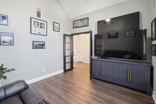 325 Cottonwood Lane, Hurst, TX 76054