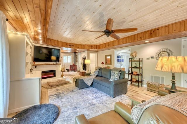 710 Town Mountain Road, Hayesville, NC 28904