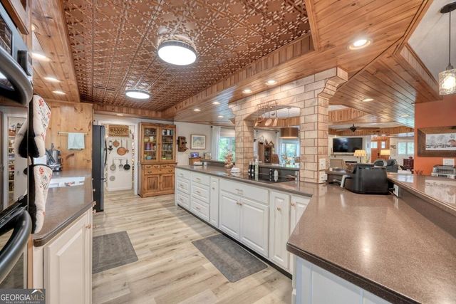 710 Town Mountain Road, Hayesville, NC 28904