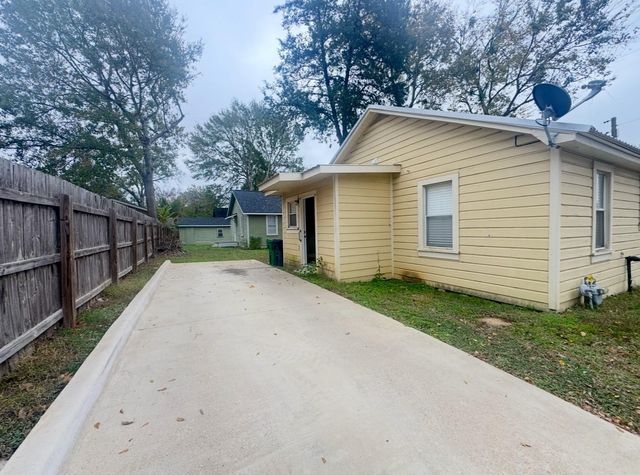 510 W Sixth Street, Brenham, TX 77833