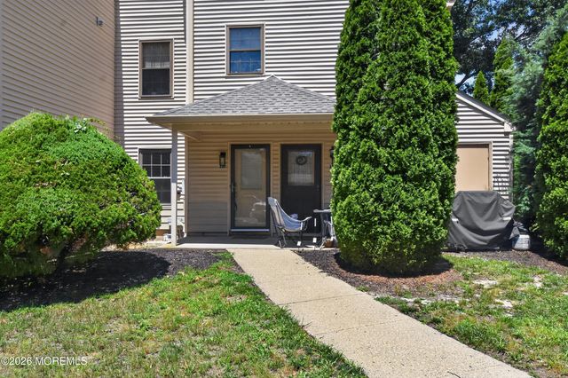 310 Owls Nest Court, Jackson, NJ 08527
