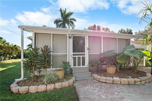 2256 Marina Park DR, Fort Myers, FL 33905