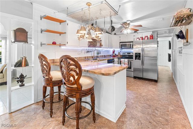 2256 Marina Park DR, Fort Myers, FL 33905