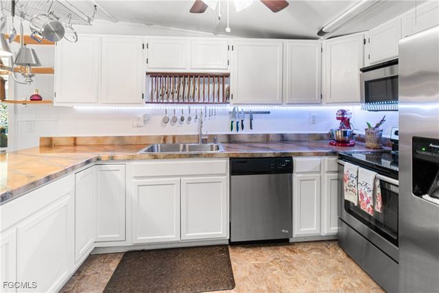 2256 Marina Park DR, Fort Myers, FL 33905