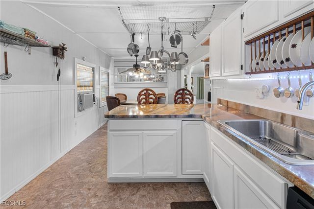 2256 Marina Park DR, Fort Myers, FL 33905