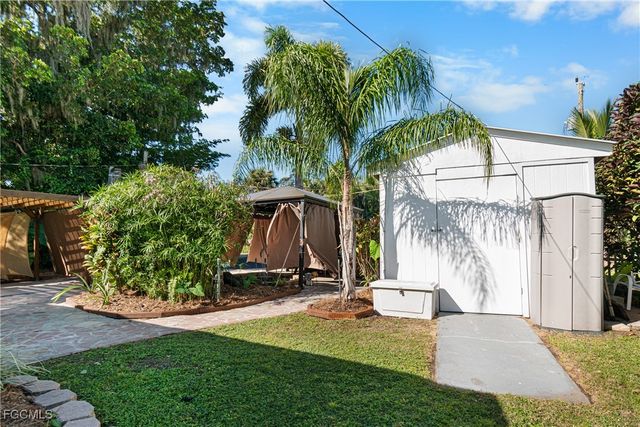 2256 Marina Park DR, Fort Myers, FL 33905