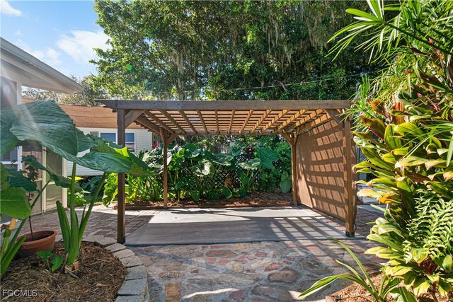 2256 Marina Park DR, Fort Myers, FL 33905