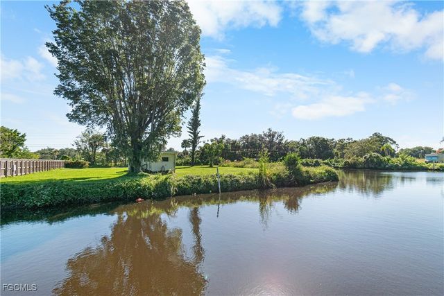 2256 Marina Park DR, Fort Myers, FL 33905