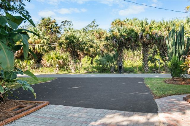 2256 Marina Park DR, Fort Myers, FL 33905