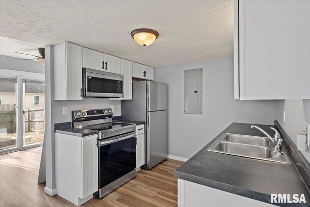 130 Genoa Drive, Springfield, IL 62703