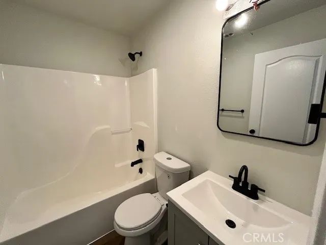 1004 S Riverside Avenue C-3, Rialto, CA 92376