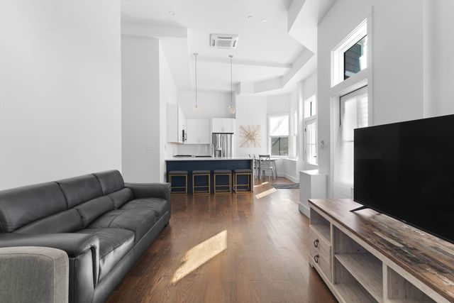 133 Boardman 1, Boston, MA 02128