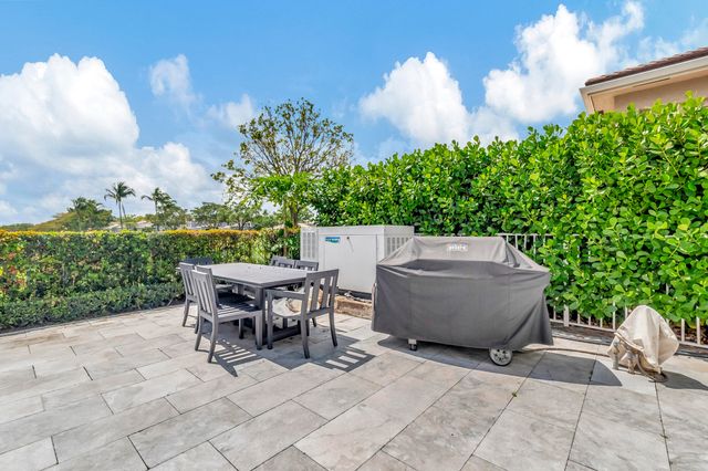 4114 NW Briarcliff Circle, Boca Raton, FL 33496
