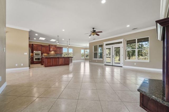 22894 Blue Jay Lane, Anderson, CA 96007