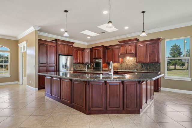 22894 Blue Jay Lane, Anderson, CA 96007