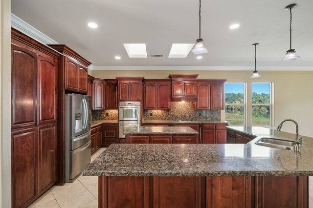 22894 Blue Jay Lane, Anderson, CA 96007