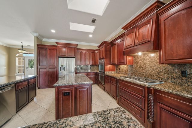 22894 Blue Jay Lane, Anderson, CA 96007