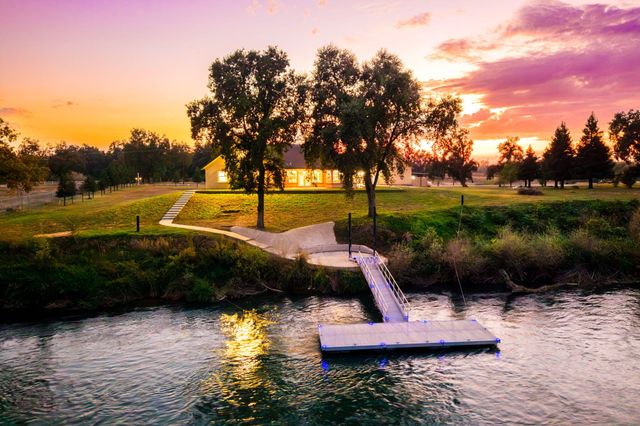 22894 Blue Jay Lane, Anderson, CA 96007