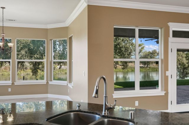 22894 Blue Jay Lane, Anderson, CA 96007