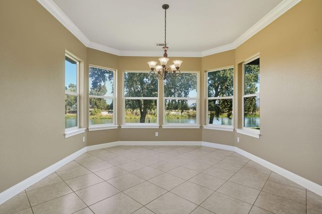 22894 Blue Jay Lane, Anderson, CA 96007