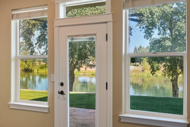 22894 Blue Jay Lane, Anderson, CA 96007