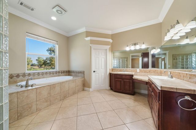 22894 Blue Jay Lane, Anderson, CA 96007