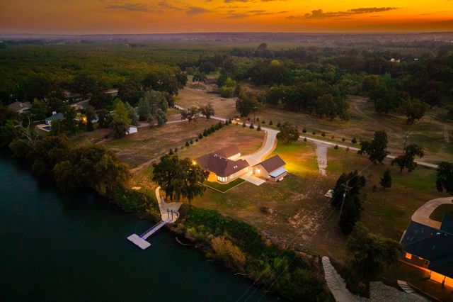 22894 Blue Jay Lane, Anderson, CA 96007