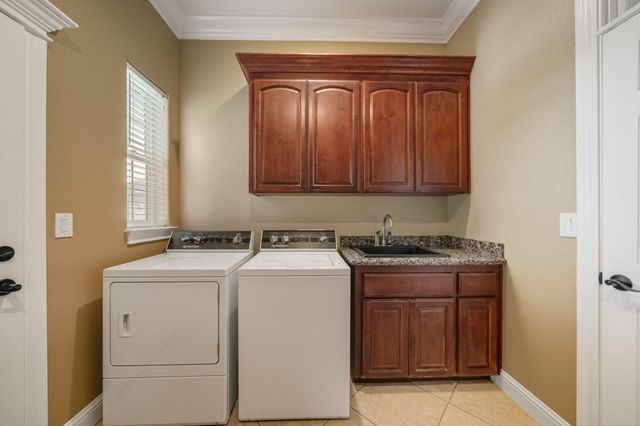 22894 Blue Jay Lane, Anderson, CA 96007